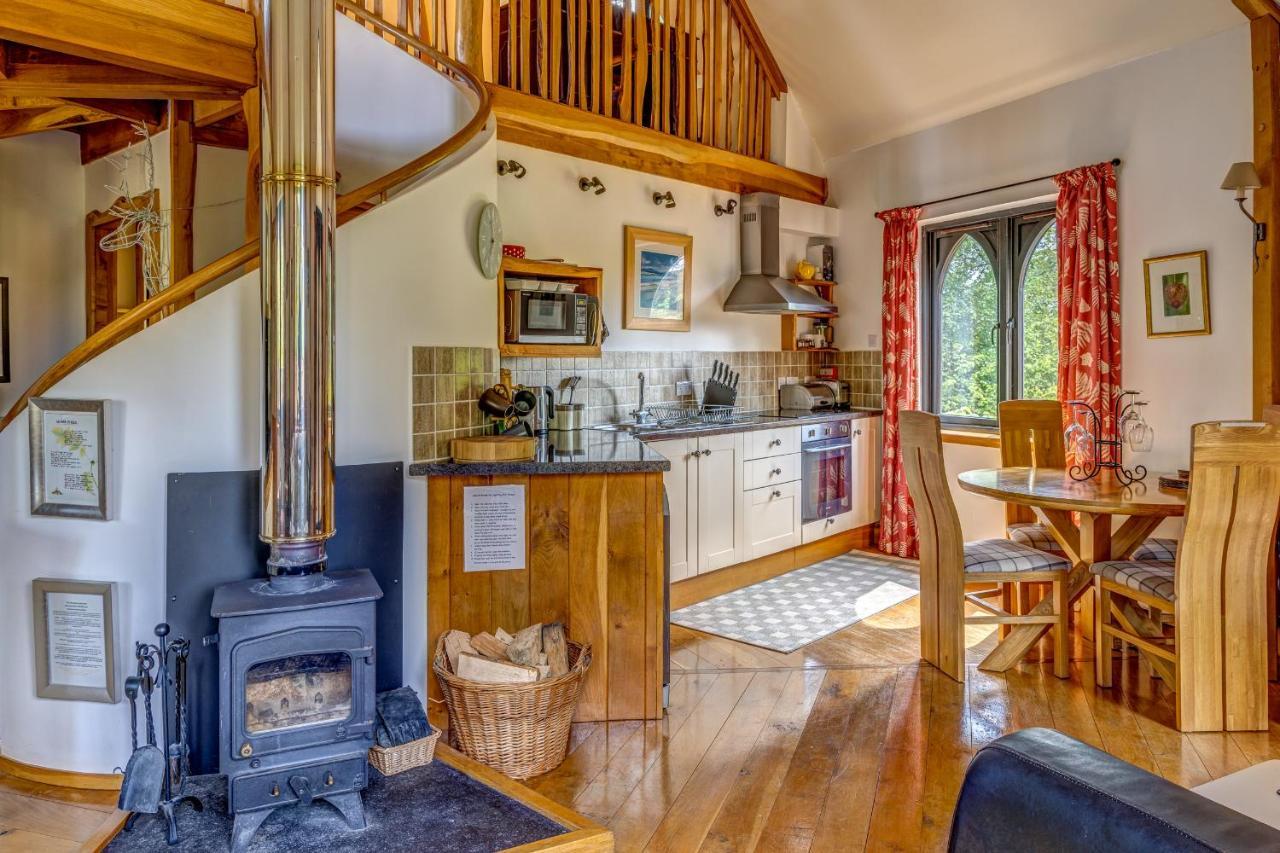 Villa Kinlochlaich Tree House à Appin Extérieur photo